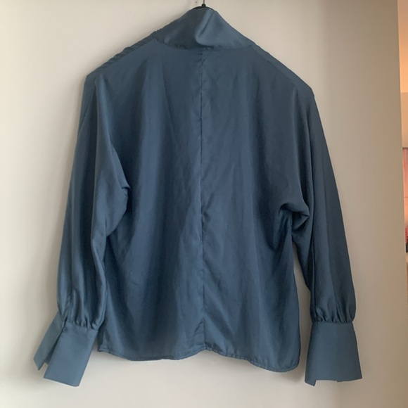 Banana Republic tie bow blouse.  New without tags. - Picture 4 of 7